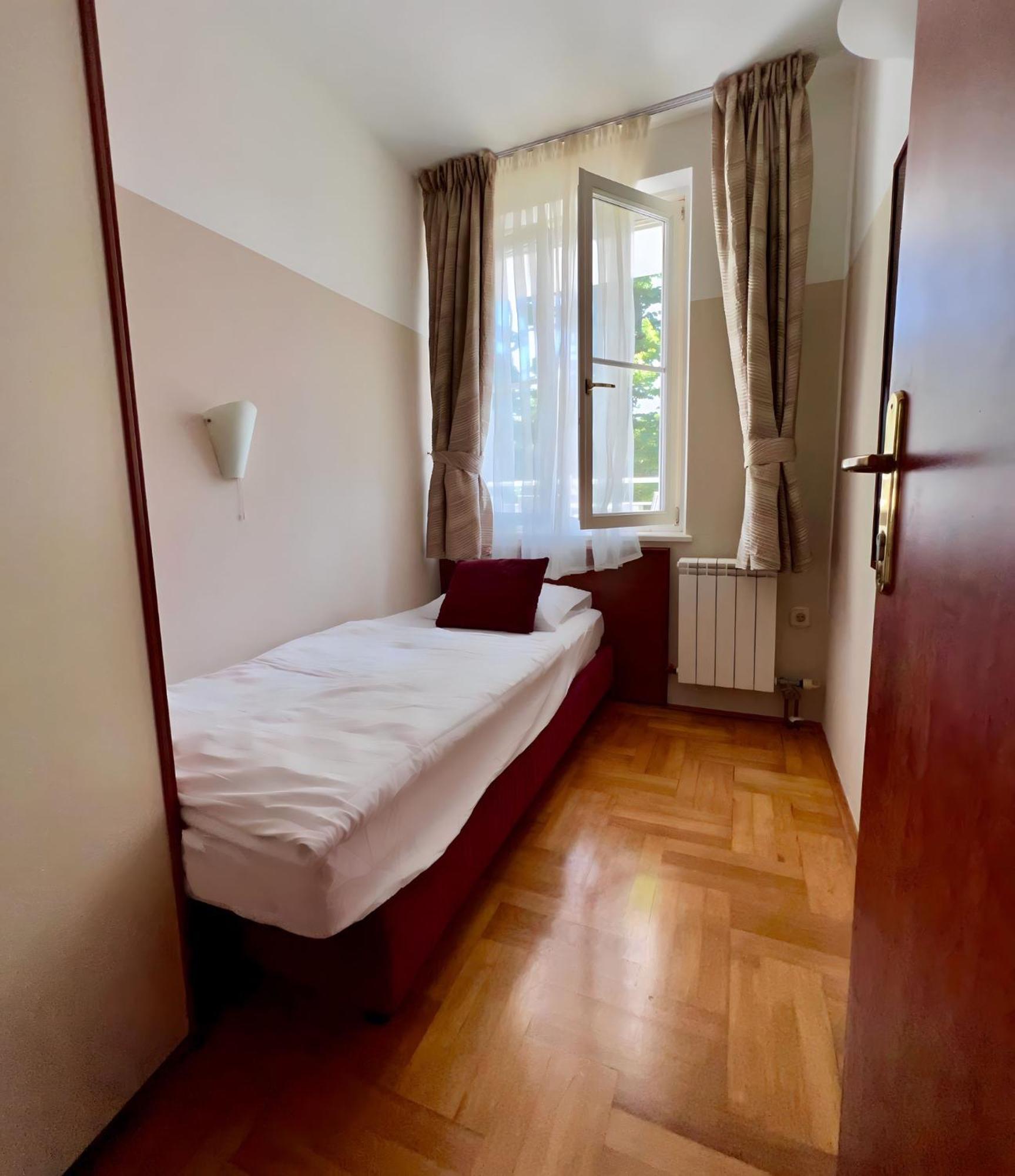 Villa Valdepian Apartments 萨武德里亚 外观 照片
